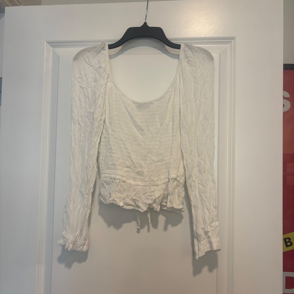 Hollister White Smocked Crop Top with Puff Long Sleeves - Picture 7 of 8